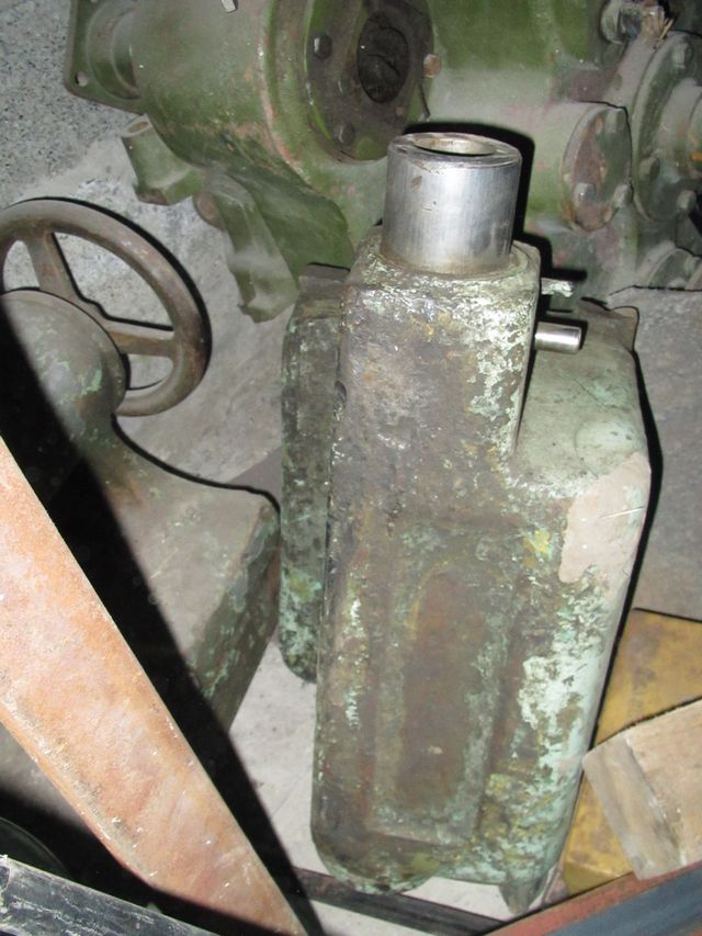 задняя бабка высота до оси 215 ширина 250 длина 330